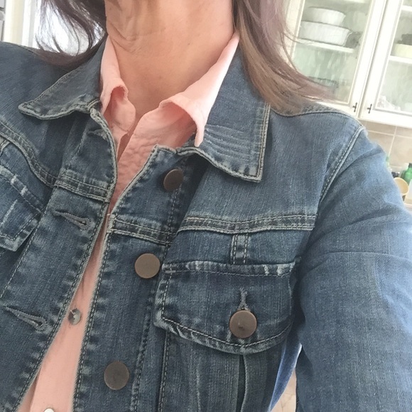 Meet your Posher, Dee - Picture 2 of 4