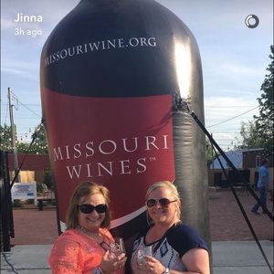 Meet your Posher, Lora