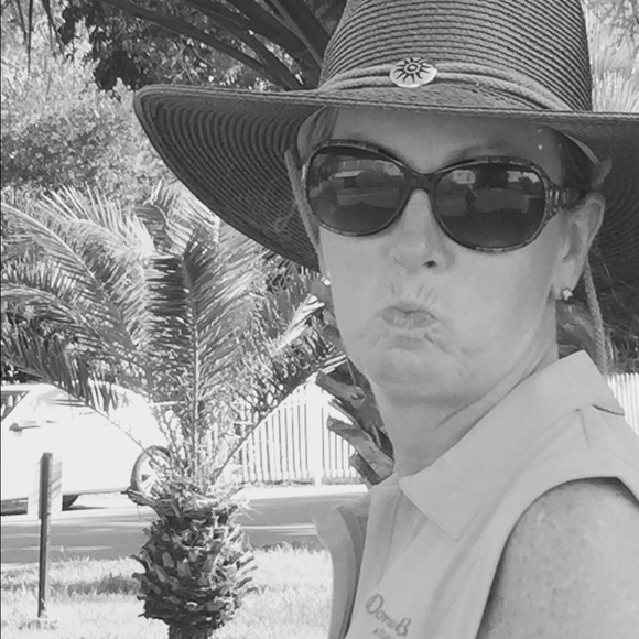 Meet your Posher, Cindy - Picture 1 of 1