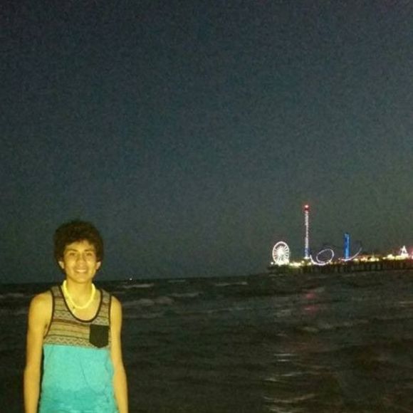 Meet your Posher, Dakota - Picture 1 of 1