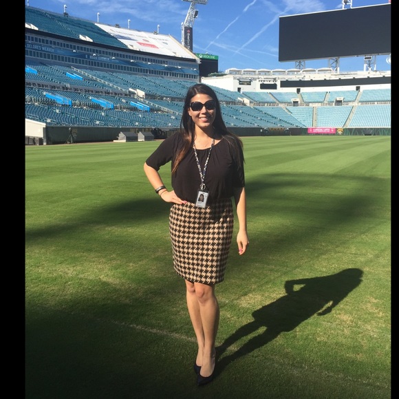 Meet Your Posher, Tina! - Picture 6 of 7