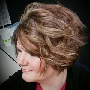 Meet your Posher, Lorie