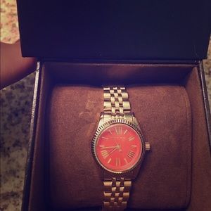 Micheal Kors watch ❤️needs new watch battery