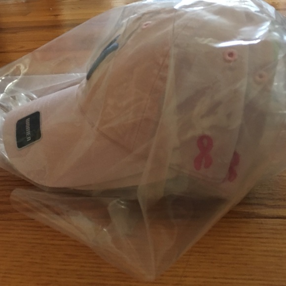 NWT Reebok NY Giants football cap Breast Cancer - Picture 2 of 4