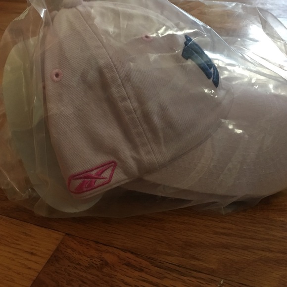 NWT Reebok NY Giants football cap Breast Cancer - Picture 4 of 4