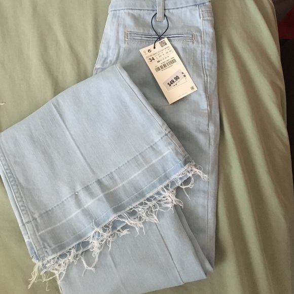 ZARA Mid-Rise Flared Jeans SZ 26 - Picture 3 of 3