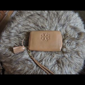 Tory Burch Thea Wristlet