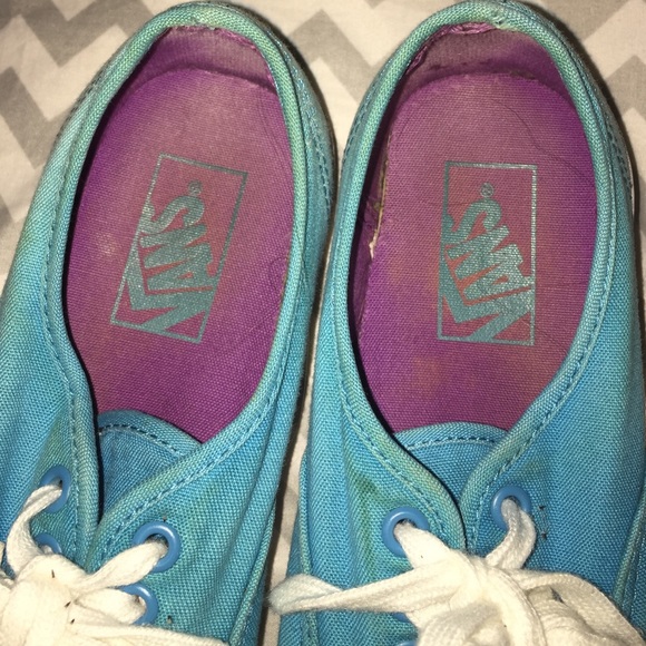 Vans - Picture 2 of 4