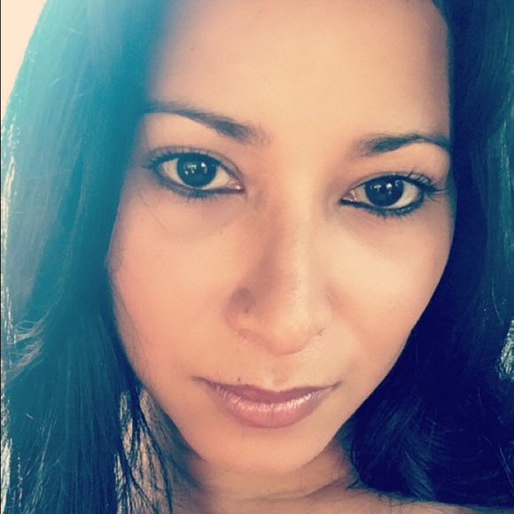 Meet your Posher, Maria - Picture 1 of 1
