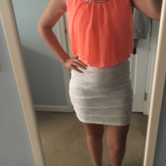 Formal dress - Picture 2 of 3