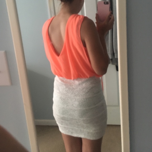 Formal dress - Picture 3 of 3