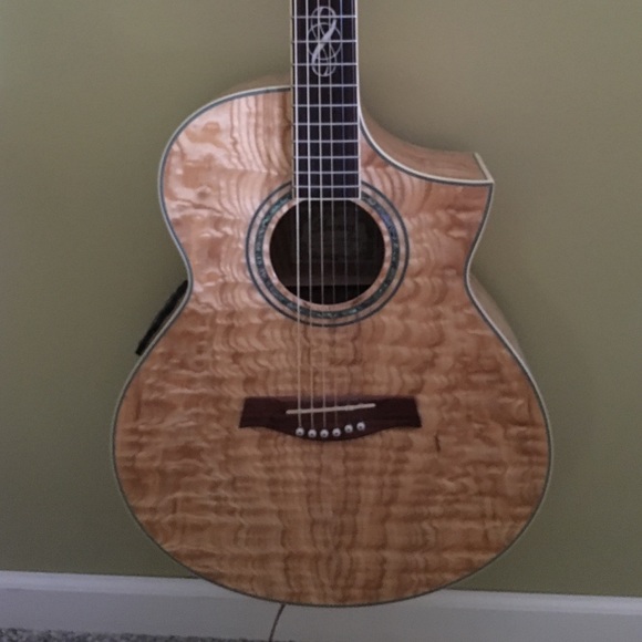 Meet your Posher, Julia