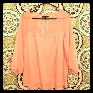 Pretty in peach top
