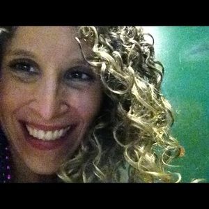 Meet your Posher, Angela