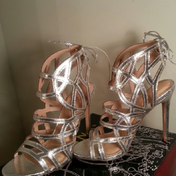 Heels - Picture 2 of 3
