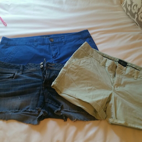 Sold on Ⓜ AEO shorts