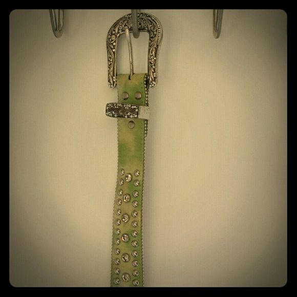 Women's cowgirl belt