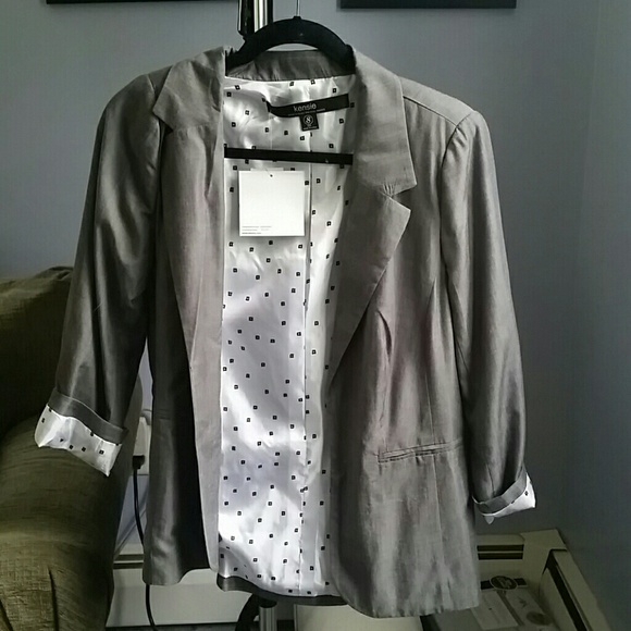 Kensie gray blazer size small. NWT