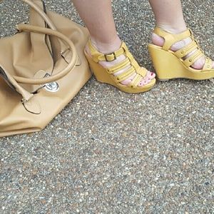 Womens shoes