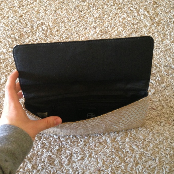 Bright Gemstone Clutch - Picture 3 of 4