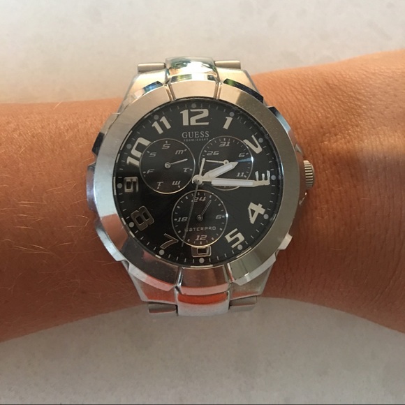 Unisex Guess Silver watch
