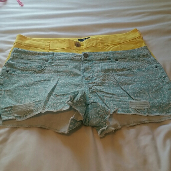 2 pairs shorts AE and aeropostale!