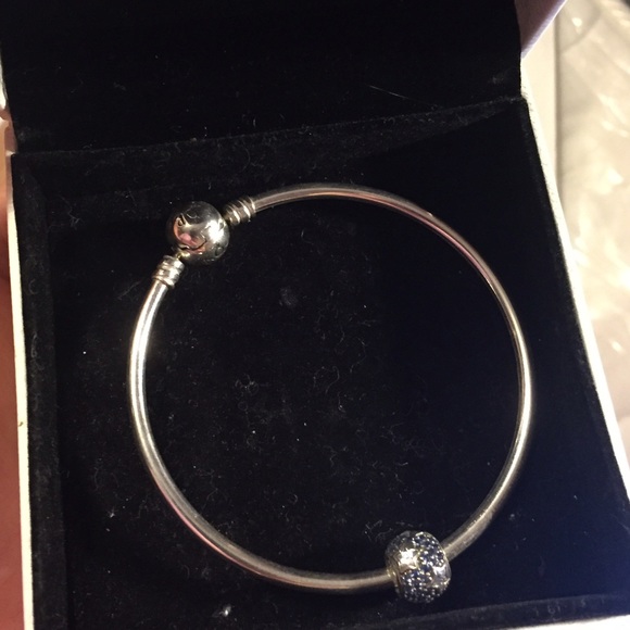 Authentic pandora bangle & 1 charm