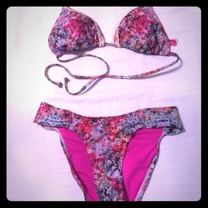 QUINTSOUL Pink Label bikini set.