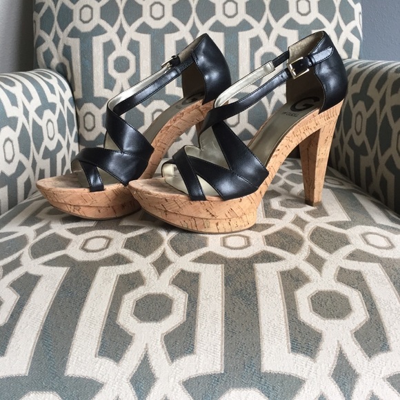 7 1/2 G by guess heels