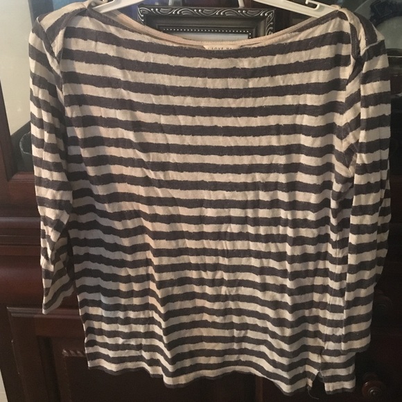 Straight neckline striped blouse. 🌺