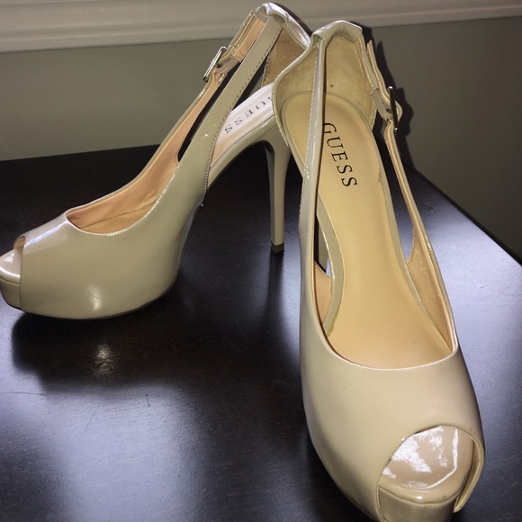 Patent/nude Guess pumps size 7