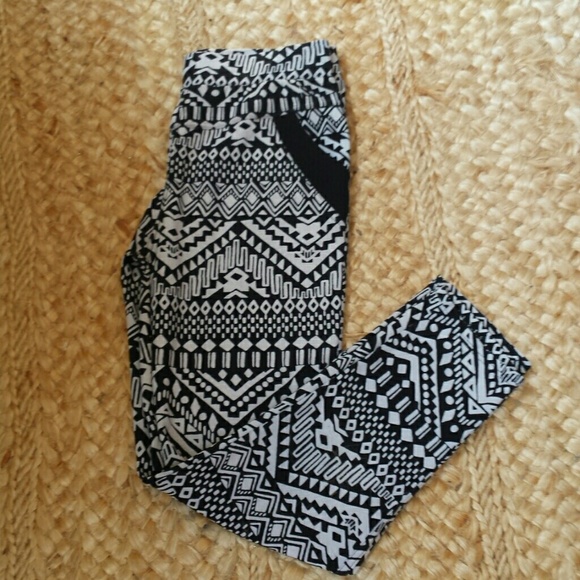 Aztec print leggings