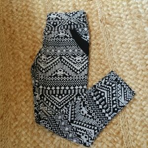 Aztec print leggings