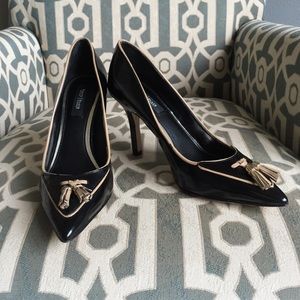 Size 7 1/2 White House black market heels