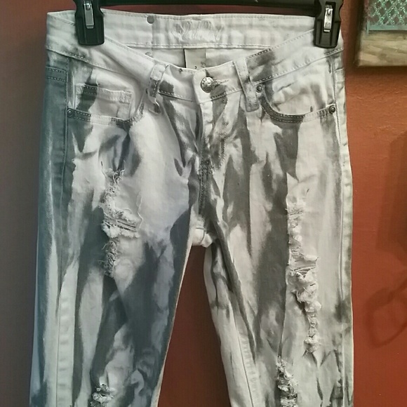 White and grey staight leg skinny jeans