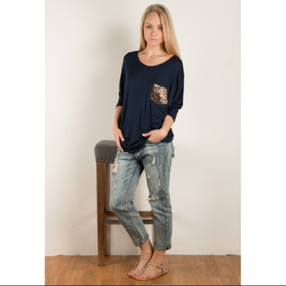 💥LAST ONE!💥 Jersey Top with Gold Sequin Pocket - Picture 2 of 2