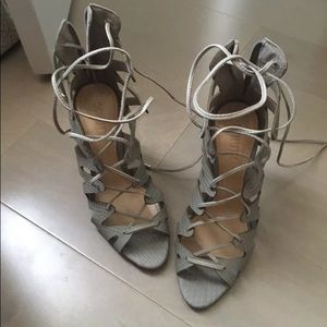 Schutz Nadia lace-up snake-effect leather  37