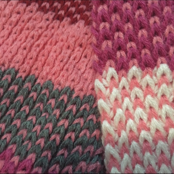 NWOT Knit Striped Infinity Scarf - Picture 3 of 3