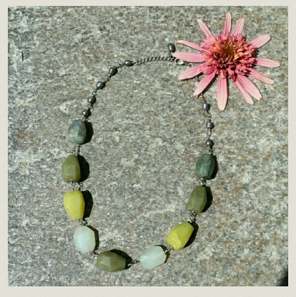 Green stone choker