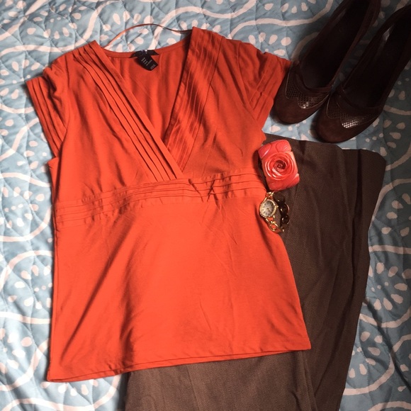 H&M Tops - H&M shirt - Pumkin color