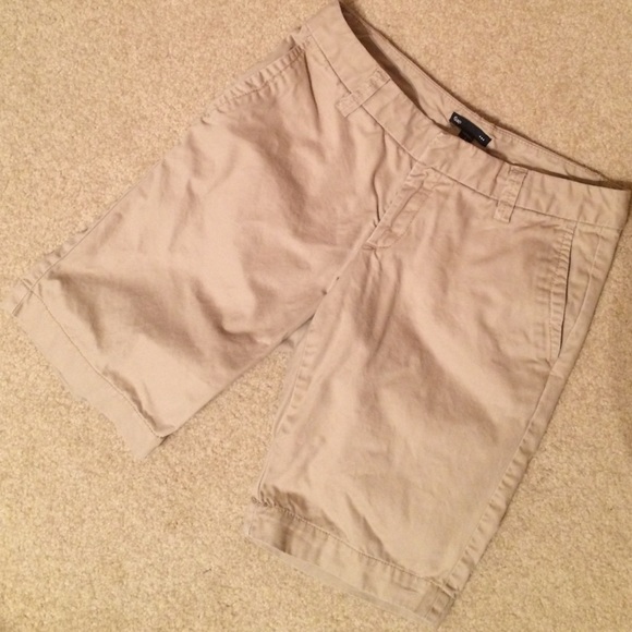 Gap khaki Bermuda shorts