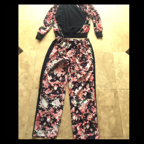 Xhilaration Pants Set