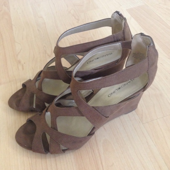 ⬇️ PRICE DROP! ⬇️ Like New! Brown Strappy Wedges