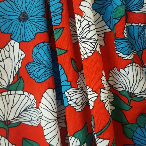 Cute and Classic Romper - NWOT (Never Worn) - Picture 3 of 4