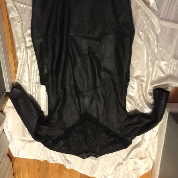 ⭐️Great condition.Black leather trench coat - Picture 3 of 4