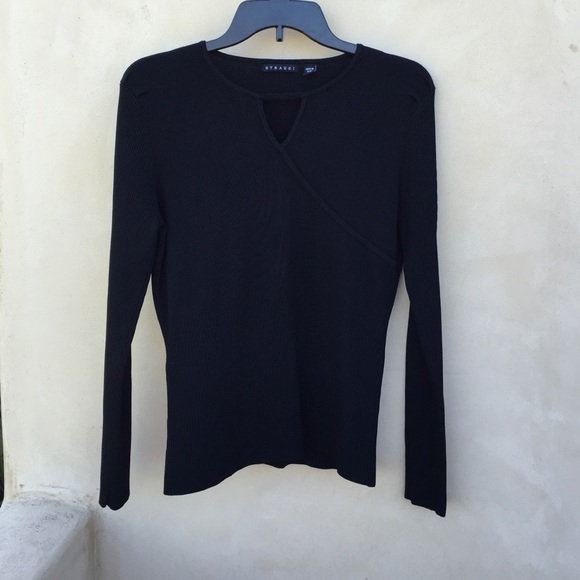 Black rayon / Nylon top