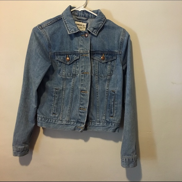 Jean jacket 💙 - Picture 2 of 4