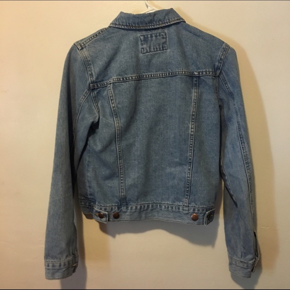 Jean jacket 💙 - Picture 3 of 4