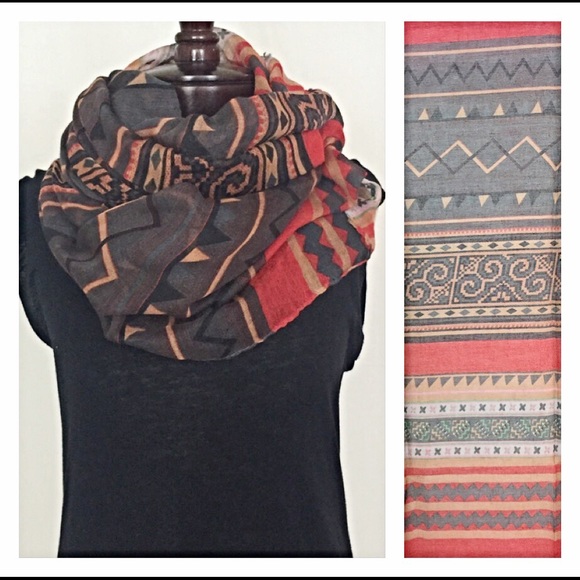 โจSALE Prettiest Fall Colors Tribal Scarf Light - Picture 3 of 4