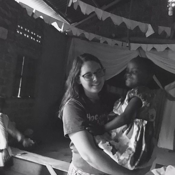 Meet your Posher, Mikala - Picture 1 of 1